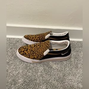 COPY - Nike cheetah sneakers size 7 like new!!!!